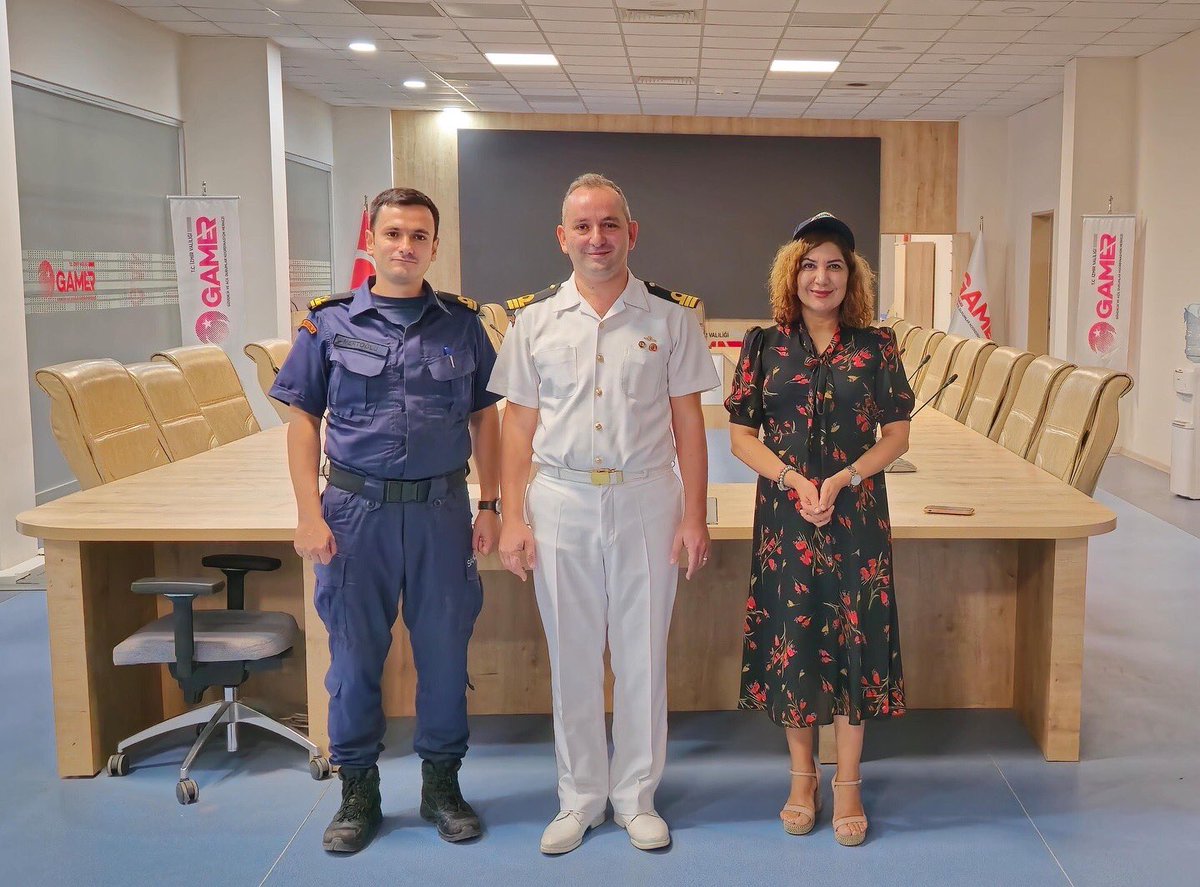 Izmir35Gamer's tweet photo. Sahil Güvenlik Ege Deniz Bölge Komutanlığı Harekat ve Harekat Eğitim Şube Müdürü Binbaşı Sn. Özgür LAFÇI, İzmir Güvenlik ve Acil Durumlar Koordinasyon Merkezi Müdürümüz Sn. Hatice Suna KOCAGÜL’ü ziyaret etmiştir.

Nazik ziyaretleri ve işbirlikleri için teşekkür ederiz. 🇹🇷 https://t.co/mEQZWBpeUr