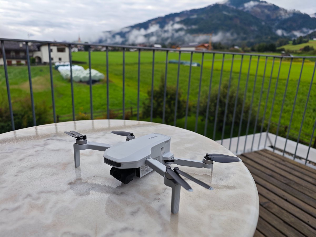 potensicdrones's tweet image. It's getting cold now, where are you gonna find the serene beauty, I'm in Lake Braies #potensicatom #drones