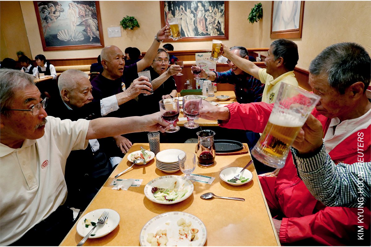 Photo of the Day | Members of the Fuwaku Rugby Club team have a drink after a match in Kumagaya, Japan, on 3 May 2019. From ‘Japan’s Veteran Rugby Players’ by <a href="/KimKYUNGHOON4/">Kim KYUNG-HOON</a>, included in our special exhibition #CelebratingCommunities: worldpressphoto.org/exhibitions/hi…