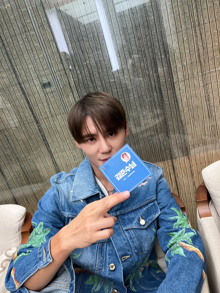 Junsu_PALMTREE's tweet image. 김준수와 오늘밤 10시 30분‼️
@withMBC 라디오스타에서 만나요 
제발~~~~~~😎🌟