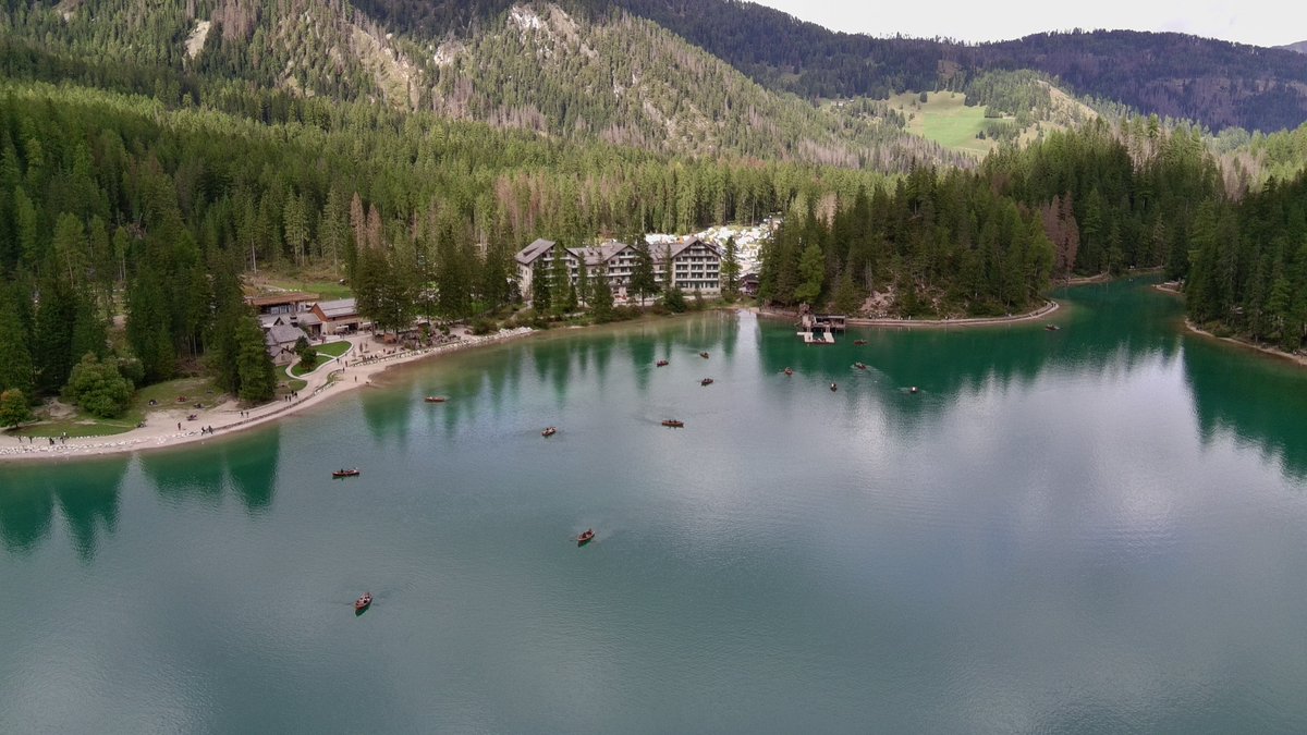 potensicdrones's tweet image. It's getting cold now, where are you gonna find the serene beauty, I'm in Lake Braies #potensicatom #drones