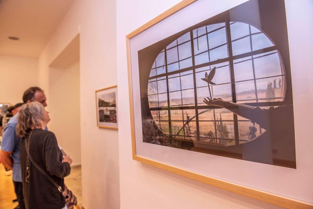 apalaciosrubio's tweet photo. Muy contenta de ver en pared mi proyecto #Laboratoria sobre los desafíos del territorio y las maneras creativas de repoblarlo.
Se puede visitar en el Centro Nacional de Fotografía de #Torrelavega #Cantabria hasta el próximo 3 de noviembre. https://t.co/NCcRzVxj9N