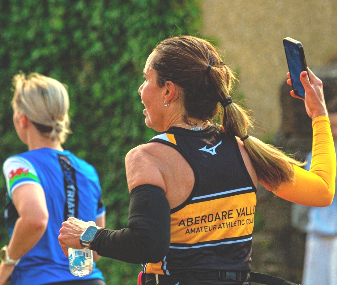 💪 From epic strides to post-race selfies, these moments will last forever! 📷 Will you be our next poster boy or girl? 😜 If you spot your mate in our pics don't forget to TAG!!!

EVENT PARTNERS:
<a href="/SwanseaUni/">Swansea University</a>
<a href="/GravellsMotors/">Gravells</a> | <a href="/BreconWater/">Brecon Carreg</a>

#RunSwansea