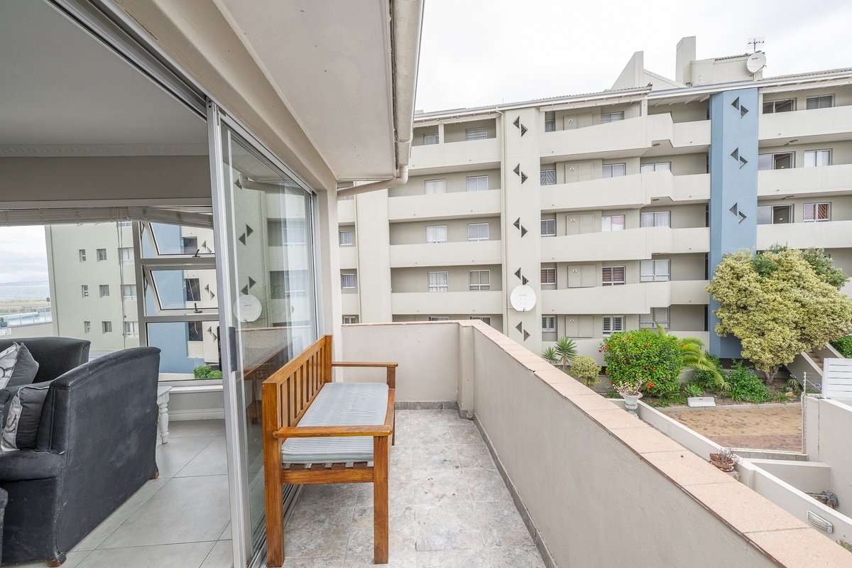 IslandViewCPT's tweet photo. Discover the luxury of Island View on Clam! 🌴 A charming 3-bedroom flat awaits, featuring 2 baths and a fully equipped kitchen.
5 Island View, 12 Clam Road, Blouberg
082 293 1750
islandviewclam@gmail.com
#IslandViewOnClam #LuxuryLiving  #SeasideGetaway #CapeTownEscape https://t.co/2eqWaHKz4x