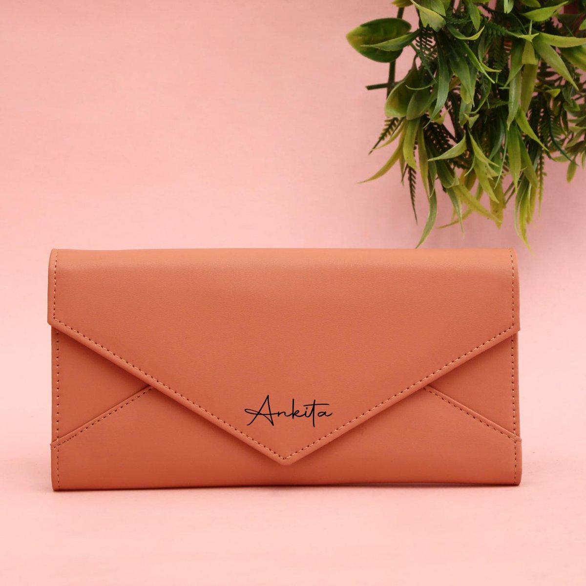 clickokart's tweet image. Presenting to you our pretty leather clutch with name personalization. It is a perfect gift for your lady for her special day.

✔️Free shipping PAN India
✔️COD available
✔️3 lac+ orders delivered
✔️7-day return

#clickokart #customizedgift #gifthamper #leatherclutch #giftforher