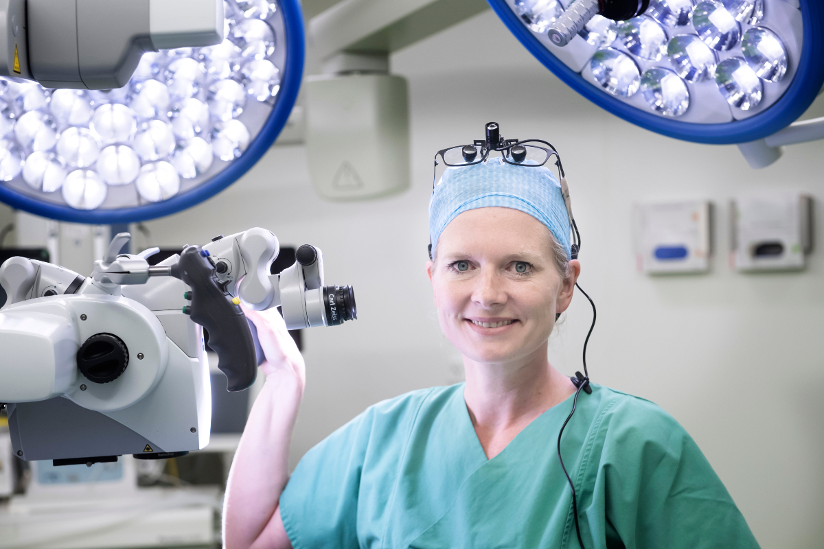 #Podcast 🎧: Lymphödem nach Brustkrebs – neue Behandlungsmöglichkeiten
Bei der Behandlung von Brustkrebs werden häufig auch Lymphknoten entfernt oder bestrahlt. Bis zu 1/4 der Frauen entwickelt danach ein schmerzhaftes Lymphödem.  

Zum Podcast: krebsforschung.ch/podcast