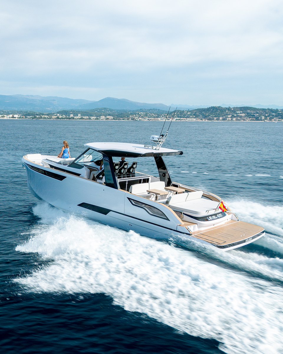 KChomka's tweet photo. Photoshoot with LEVEL YACHTS 43ST.

The last three photos are real, while the 1st image was processed in Photoshop and part of the background was generated by AI to create a seamless collage and panorama.

#levelyachts #photoshoot #karolchomkamedia #yacht https://t.co/Zo4R15eSlA