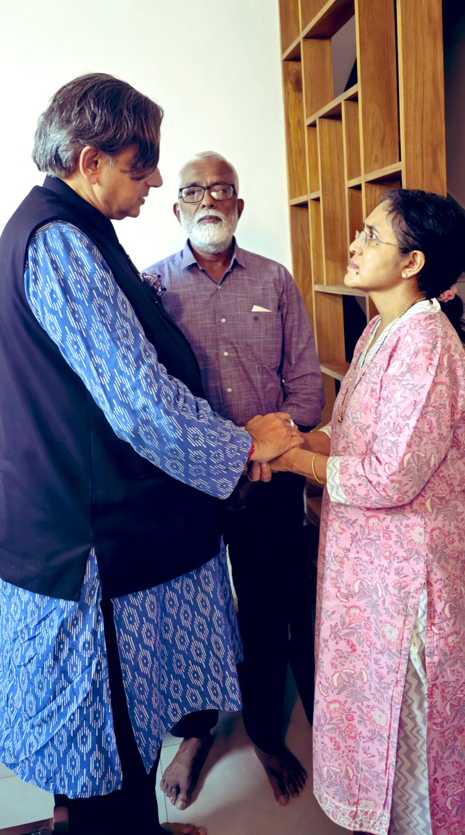 Shashi Tharoor tweet media