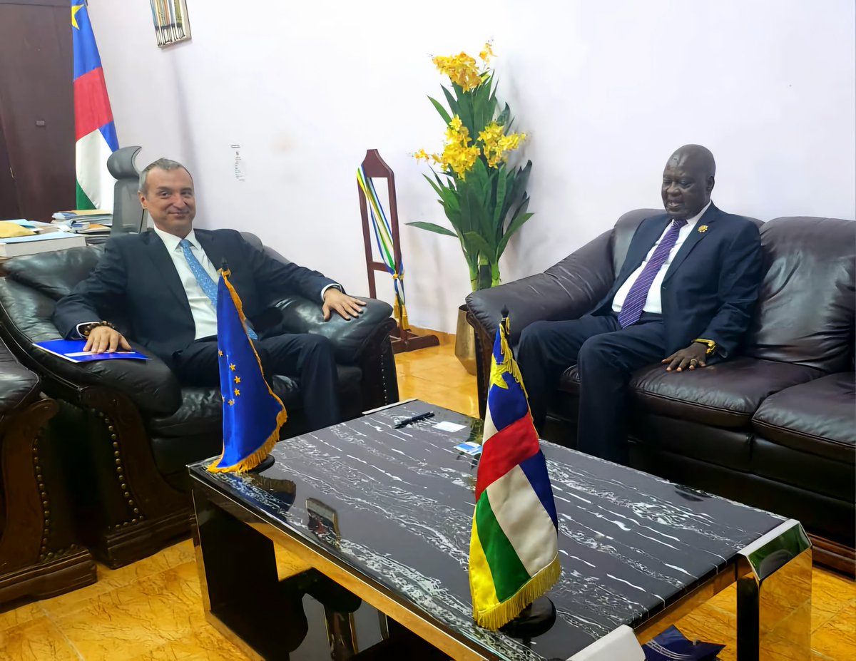 UE_Centrafrique's tweet photo. L’Ambassadeur UE en RCA, Diego Escalona Paturel, a été reçu le 24 septembre 2024 par le Président de l’Assemblée nationale, Simplice Matthieu Sarandji. 🇪🇺🇨🇫
Cette réunion a été notamment l’occasion d’échanger sur les perspectives de coopération entre l’AN et l’UE
#Diplomatie https://t.co/WzbU2hQgKo