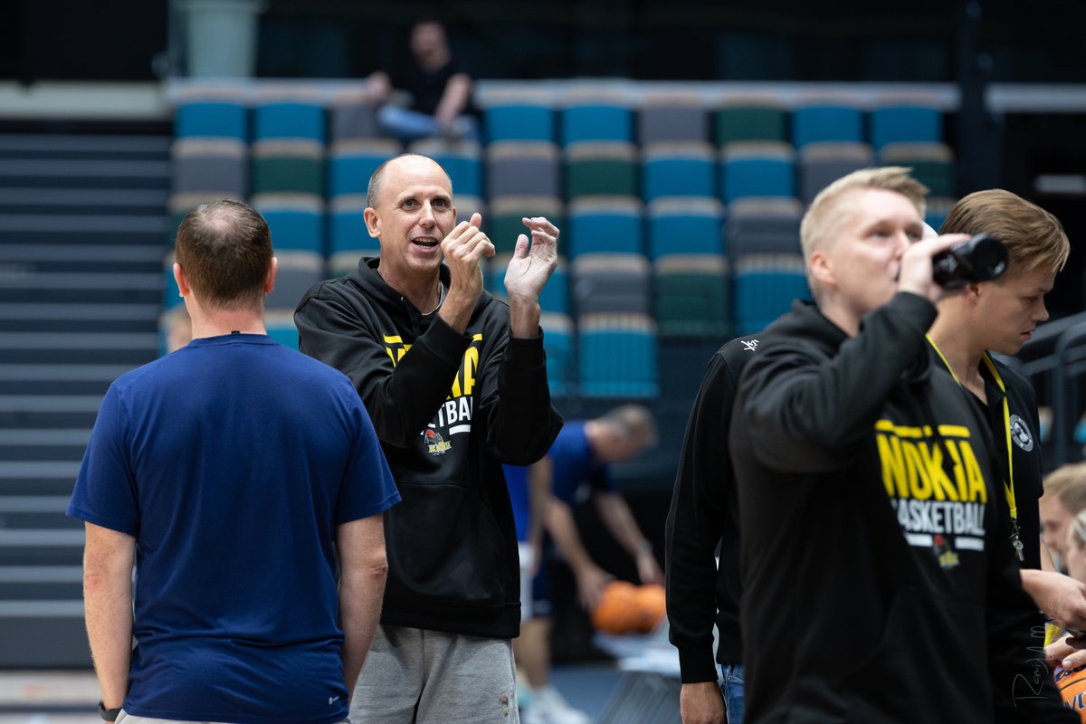 BCNokia's tweet photo. Suunnitelmat piirretty taululle ja coachit on valmiita valmentamaan perjantaina ison yleisön edessä! ✍🏻
📅 Perjantaina 27.9.2024
⏰ 18.00–20:00
📍AGCO Power Arena
🎟️ Lunasta liput tiketistä: https://t.co/hW9pbG8Yyq
Nähdään siellä ! 💛🖤
#BCNokia #yellowrush💛 #visitnokia https://t.co/JuDnQX23q7