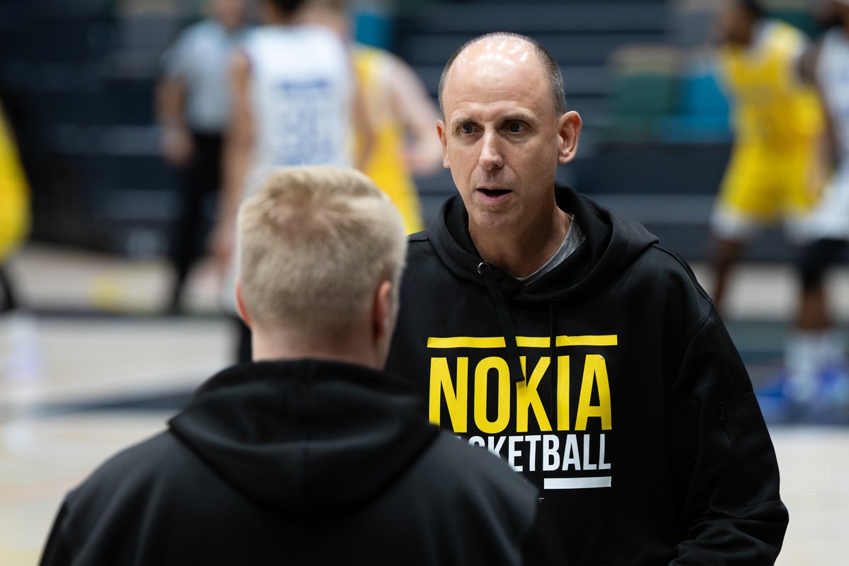 BCNokia's tweet photo. Suunnitelmat piirretty taululle ja coachit on valmiita valmentamaan perjantaina ison yleisön edessä! ✍🏻
📅 Perjantaina 27.9.2024
⏰ 18.00–20:00
📍AGCO Power Arena
🎟️ Lunasta liput tiketistä: https://t.co/hW9pbG8Yyq
Nähdään siellä ! 💛🖤
#BCNokia #yellowrush💛 #visitnokia https://t.co/JuDnQX23q7