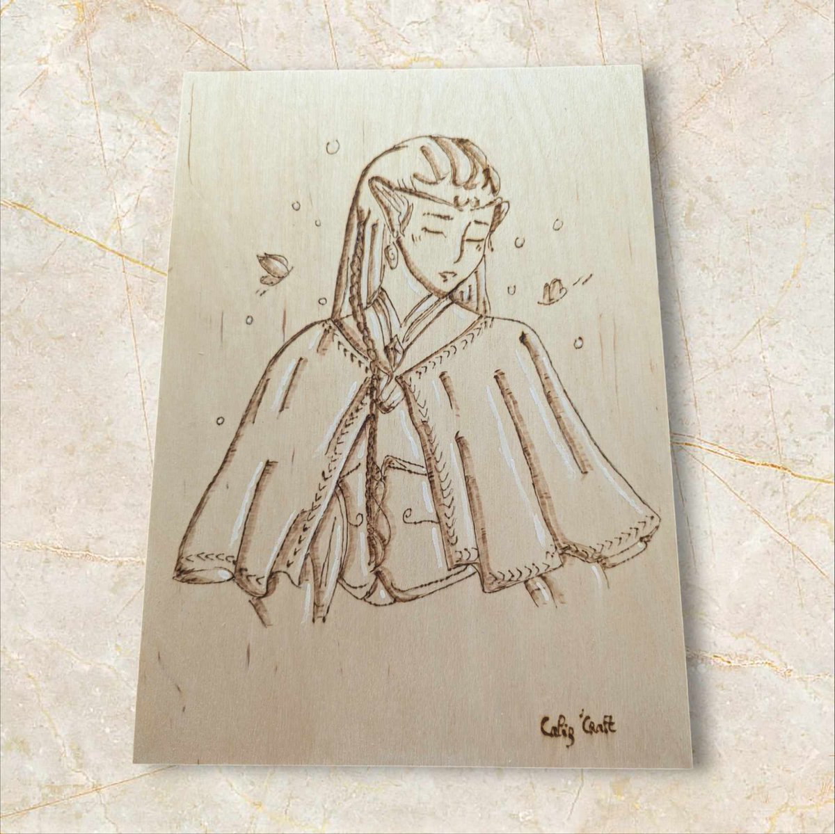 CaliUny's tweet image. Nouvelle collection de tableaux représentant des druidesses, gravées avec soin et rehaussées de touches blanches. Une célébration de la magie et de la nature à travers la pyrogravure ! 🌿✨ #Pyrogravure #ArtDruidique #Tableaux