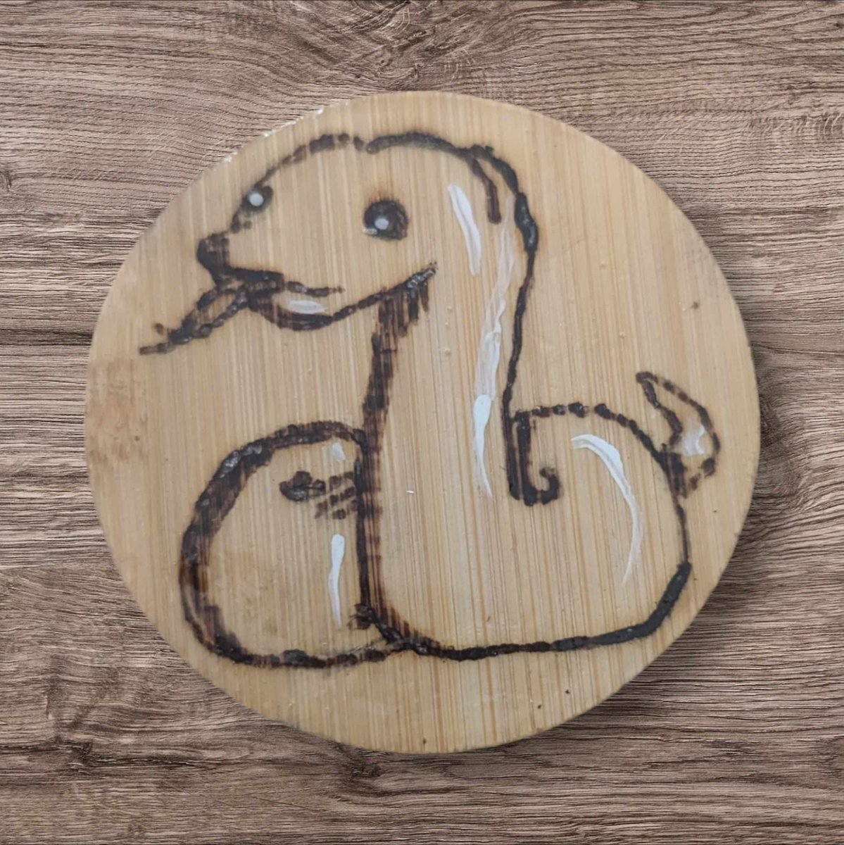 CaliUny's tweet image. Découvrez mes décapsuleurs magnétiques sur le thème des animaux, soigneusement pyrogravés et rehaussés de blanc. Parfaits pour allier fonctionnalité et art dans vos soirées ! 🍻✨ #Pyrogravure #Décapsuleurs #Artisanat