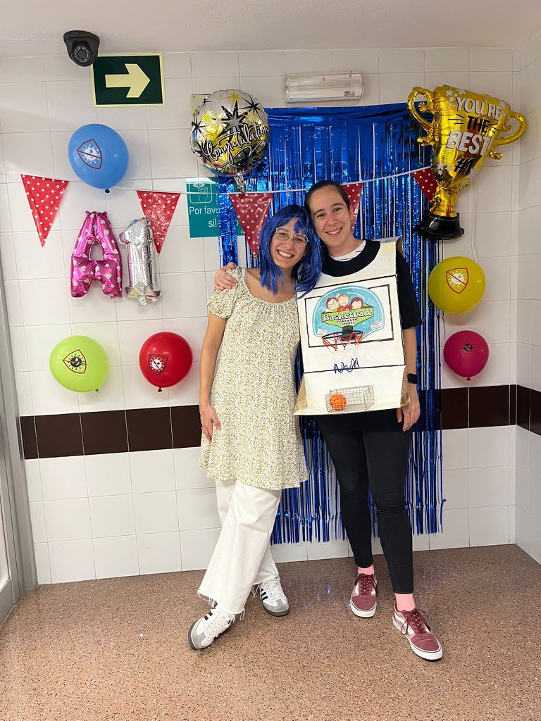 María Riesgo tweet media