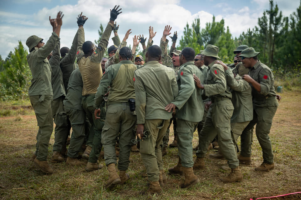 COMD7BDE's tweet photo. 7th Brigade soldiers are proud to have joined others from across the world 🇫🇯 🇹🇴🇫🇷🇺🇸🇬🇧🇦🇺🇳🇿🇯🇵 to share skills and cultures while training together on Exercise Cartwheel in Fiji. https://t.co/UOxKyPiWCE