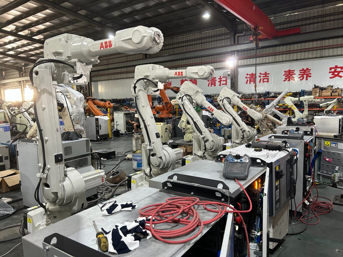 FcrobotAmy's tweet image. Now on testing. 
ABB IRB2600-12/1.85 with IRC5 Single controller. 
Application for welding, palletizing, material handling, assembly, etc. 

Welcome to inquire. 
#abb #robotarm #industrialrobot #automation