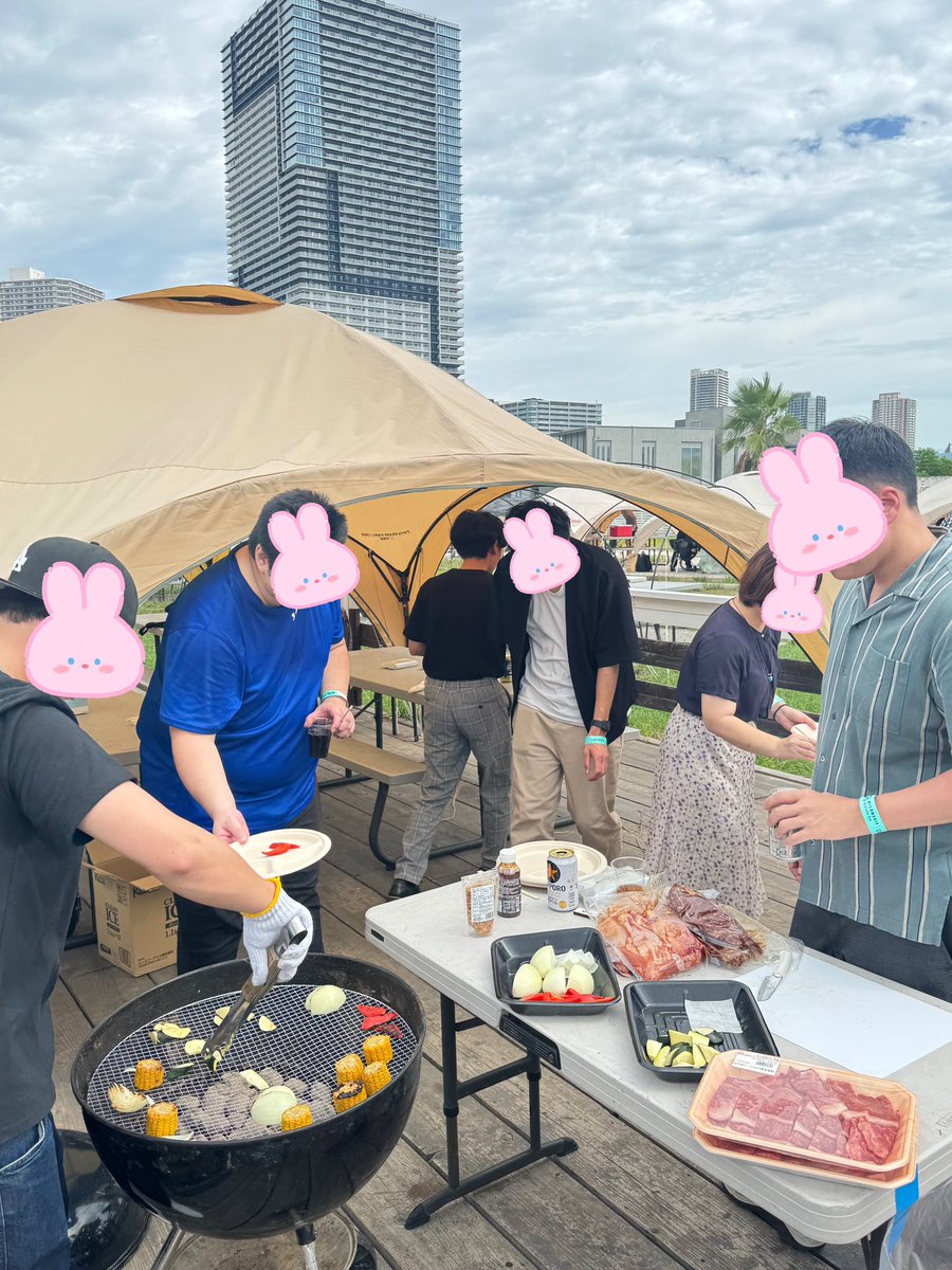 SupreedomGroup's tweet image. 先日社内イベントでBBQを行いました🍖ˎˊ˗
初めて参加する方も美味しいお肉とお酒があればすぐに緊張も解けちゃいますね🤝🏻🤍
暑くなく丁度良い天気で過ごしやすかったです♫ ༘꙳⋆
二次会はダーツ、ビアポンに行きました🎯🍺
#社内イベント #BBQ  #wildmagic