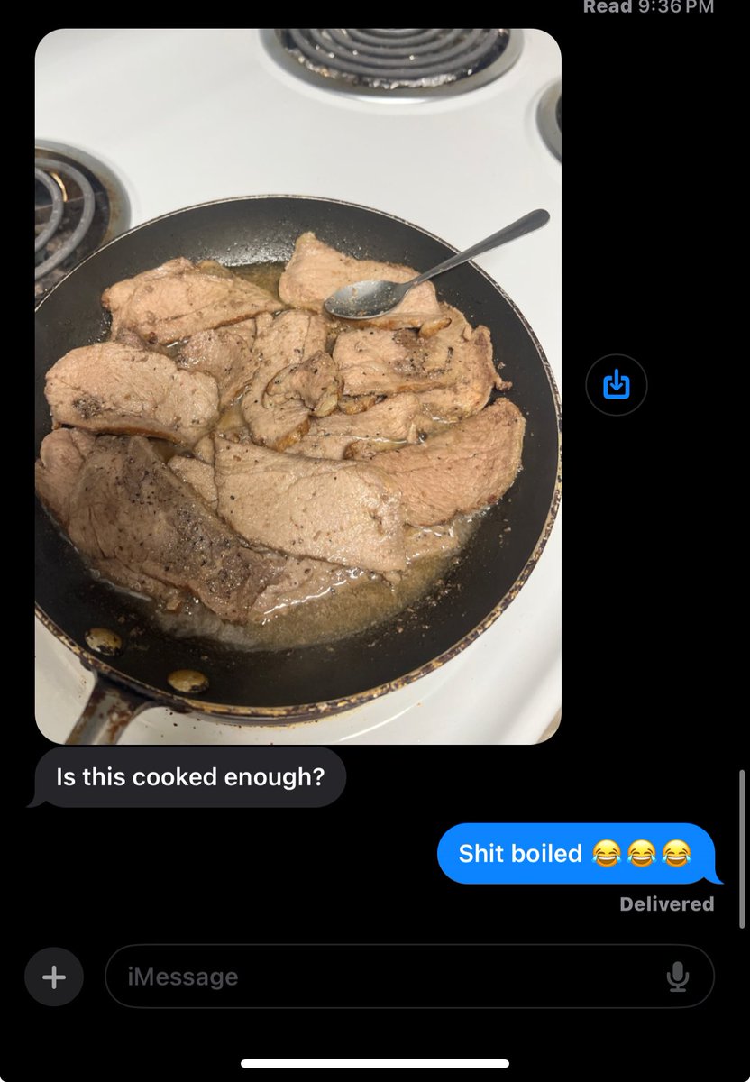 FamousFluff's tweet image. Don’t let my friend cook