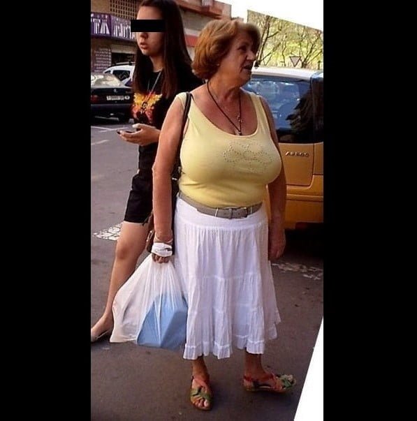 bigbraslover's tweet photo. Busty GILF. Imagine that huge bra coming off...mmmm
#Grannyporn https://t.co/LCiBcH0buz