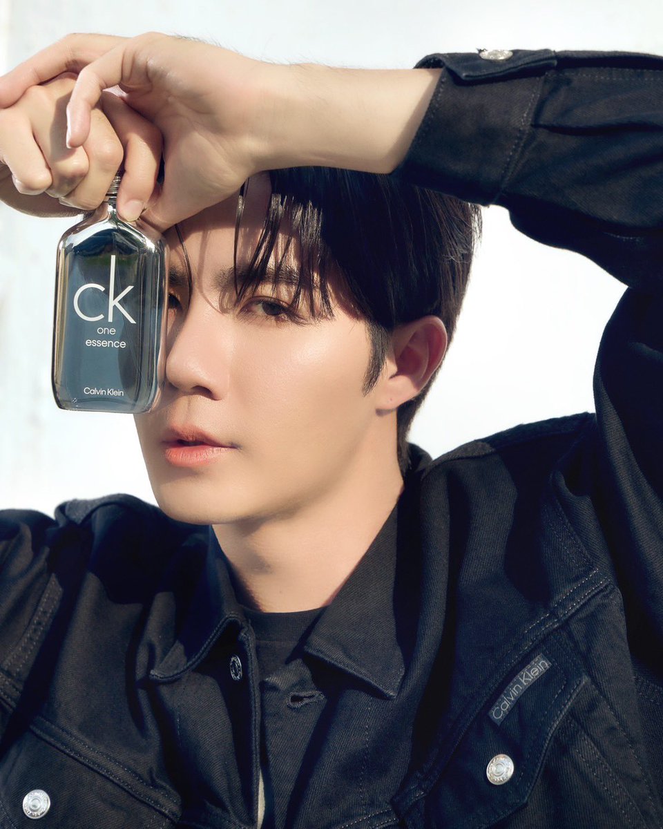 zee_pruk's tweet image. เฮียชอบและเป็น FC น้ำหอม 𝗖𝗮𝗹𝘃𝗶𝗻 𝗞𝗹𝗲𝗶𝗻 มาตลอดอยู่แล้ว รู้สึกเป็นเกียรติและดีใจมากที่ได้รับเลือกให้เป็น CK Fragrance Endorser คนแรกของประเทศไทย ฝาก CK ด้วยนะครับ 🖤

#CKFragranceEndorserZee