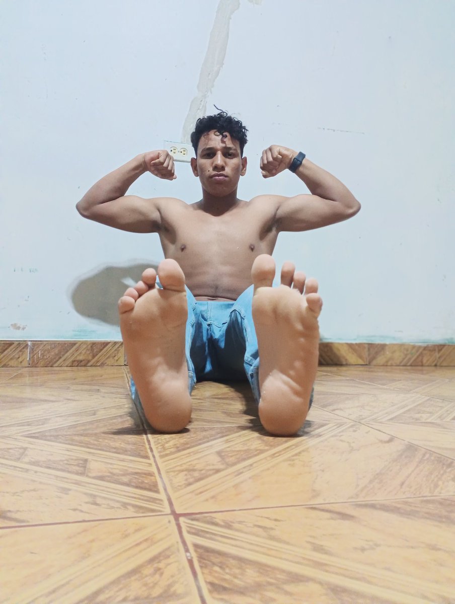 FeetMasterSmith's tweet image. What’s the craziest thing you’d do for my feet?
@MASTER_UPDATES @nick_gtwb @RT4Masters2 @rt_feet @findominfluence @MASTERS_PROMOS #feet #feetmale #master #cashslaves #findom #macrophile #fags #feetcrush #feetworshi̇p #feetlove