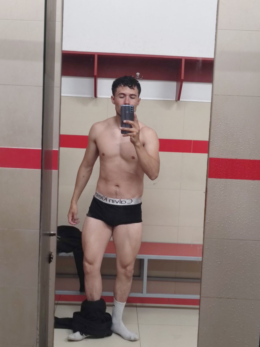 JonaMonky's tweet photo. Buen día de GYM https://t.co/8hHeY2Srmw