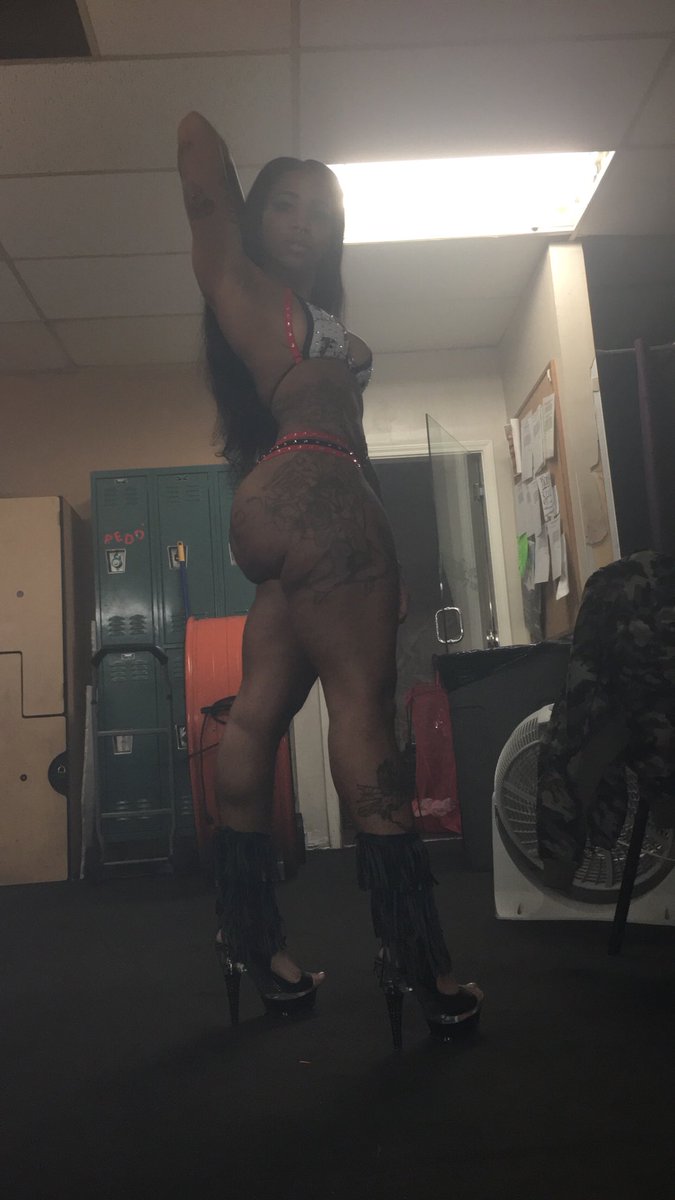 seduction_513's tweet photo. https://t.co/7gtv7gK8BD