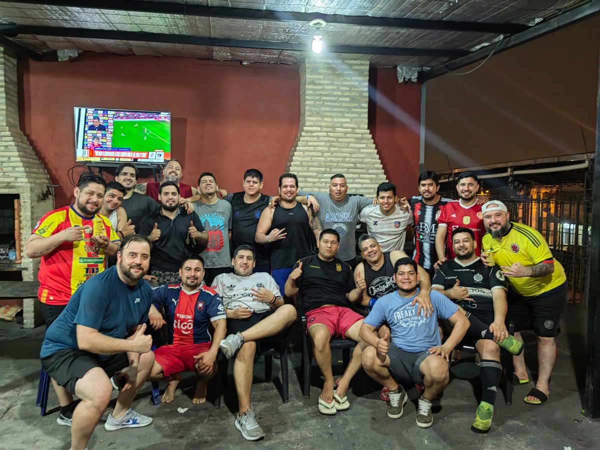 juliorivas86's tweet photo. Mejor grupo siempre https://t.co/fGmkzIQga2