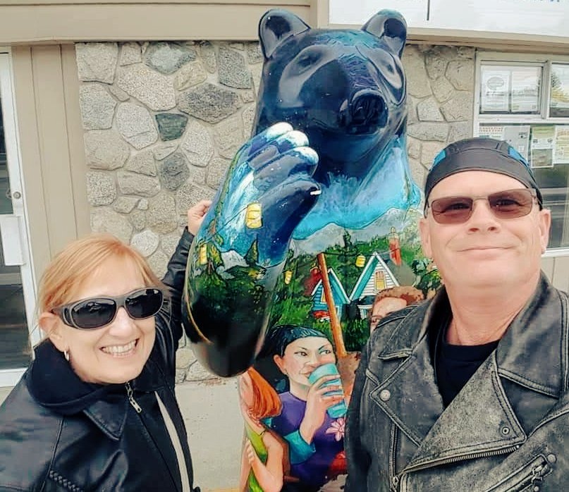 LindaPeters64's tweet photo. @LiveaMemory @intheolivegrov1 @obligatraveler @OdetteDunn @pipeaway_travel @SleepingBearNPS @naturetechfam @TravelBugsWorld @magee333 @sl2016_sl @DoroLef @ChicagoBears @ToledoZoo @editkephoto @TravelAtWill Delightful #Top4Bears, Doug. 
Sharing:  
♡ 🏍 Powell River, B.C.
♡ Berlin 🐻
♡ San Francisco's Boudin Bakery 🥨
♡ 🏍 Boston Bar, B.C. 
Add yours! Tag #Top4Theme hosts: @obligatraveler @OdetteDunn @intheolivegrov1 @pipeaway_travel https://t.co/FQPXtEUcOW