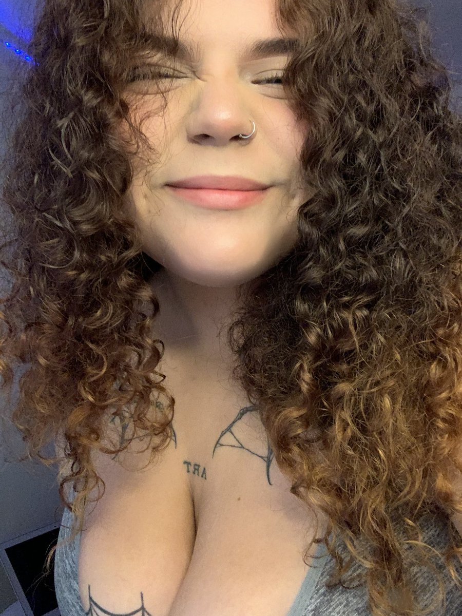 jugezzzzz's tweet photo. imagínese que mi ex puede tomar estas fotos y decir que se vino en esta carita tan bonita
y tmb q fue mi novio https://t.co/Kx0Gilx0a9