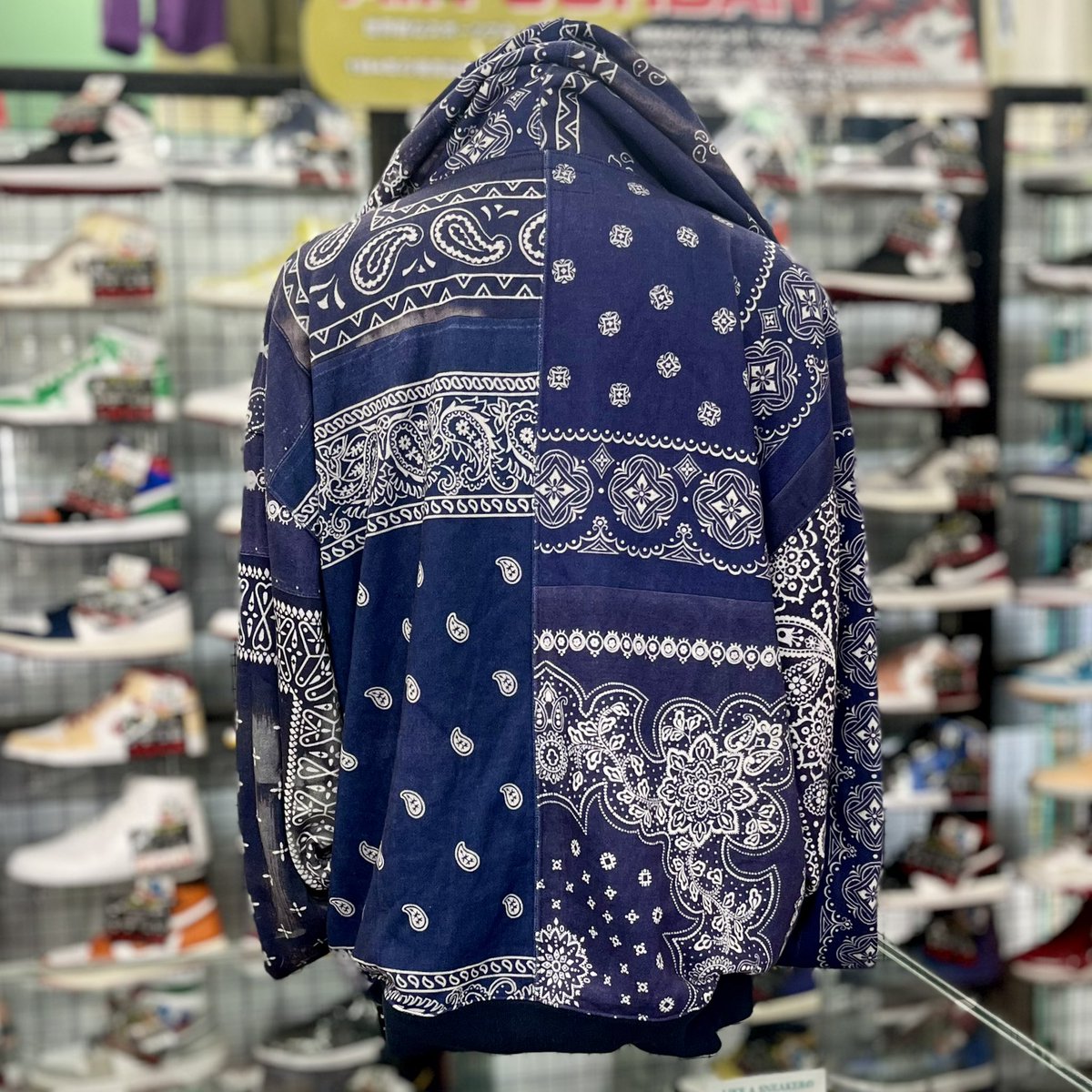 YFurugi's tweet photo. 【#NEIGHBORHOOD】
Bandana Chopped Hooded

size︰XL
状態︰B 
¥29,480 (in tax)

🌟秋・冬物も積極的に買取しております❕✨
ぜひ #やちかん にお持ちください（´-`）.｡oO

https://t.co/312YRFuDZ5 https://t.co/CW80uUAFYy
