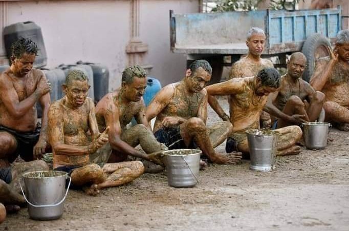 BhanuNand's tweet photo. कोई जानकार मुझे बता सकता है यह लोग कौन है और ऐसा क्यों कर रहे हैं? https://t.co/fYIEqRjwsp