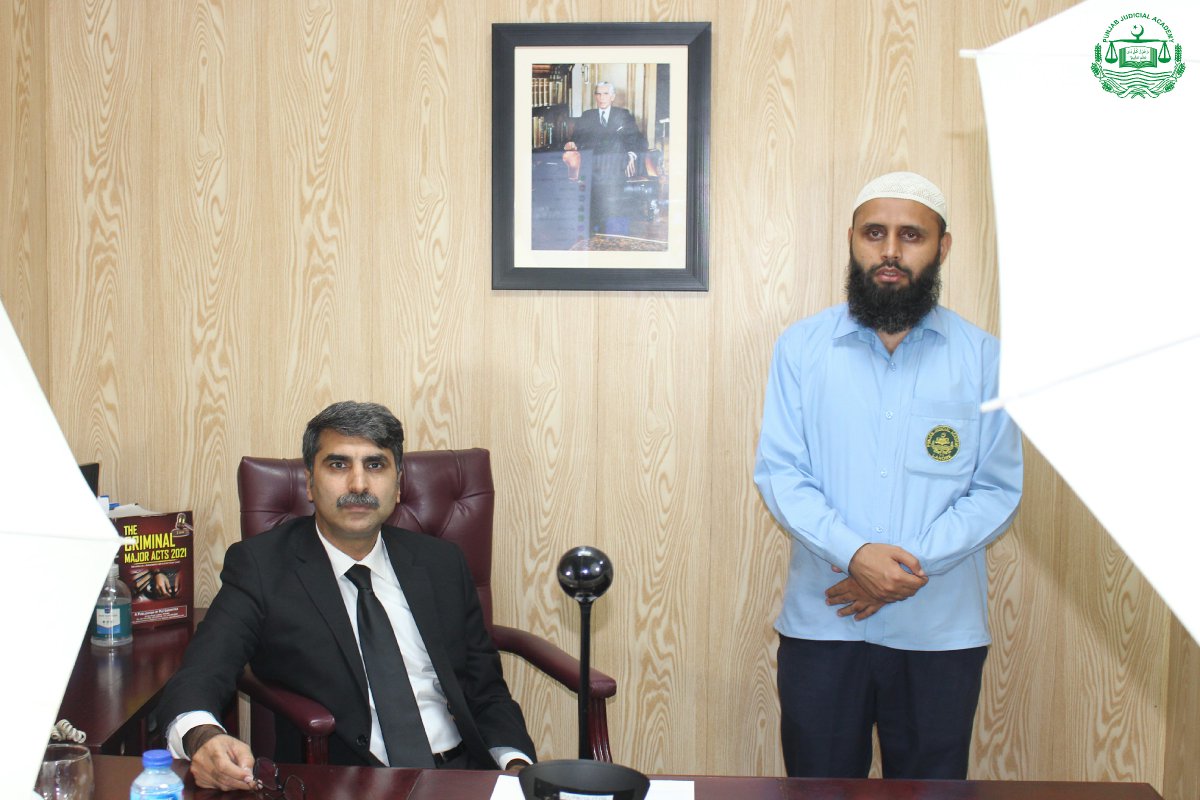 pja_lahore's tweet photo. Mr. Abid Hussain Qureshi, D&amp;SJ (R), conducted webinar session for the Punjab District Judges divisions-wise on the topic “Burden of Proof in Criminal and Civil Cases – Shifting thereof”.
Dated: 20-09-2024 https://t.co/5wrkbv7bjc