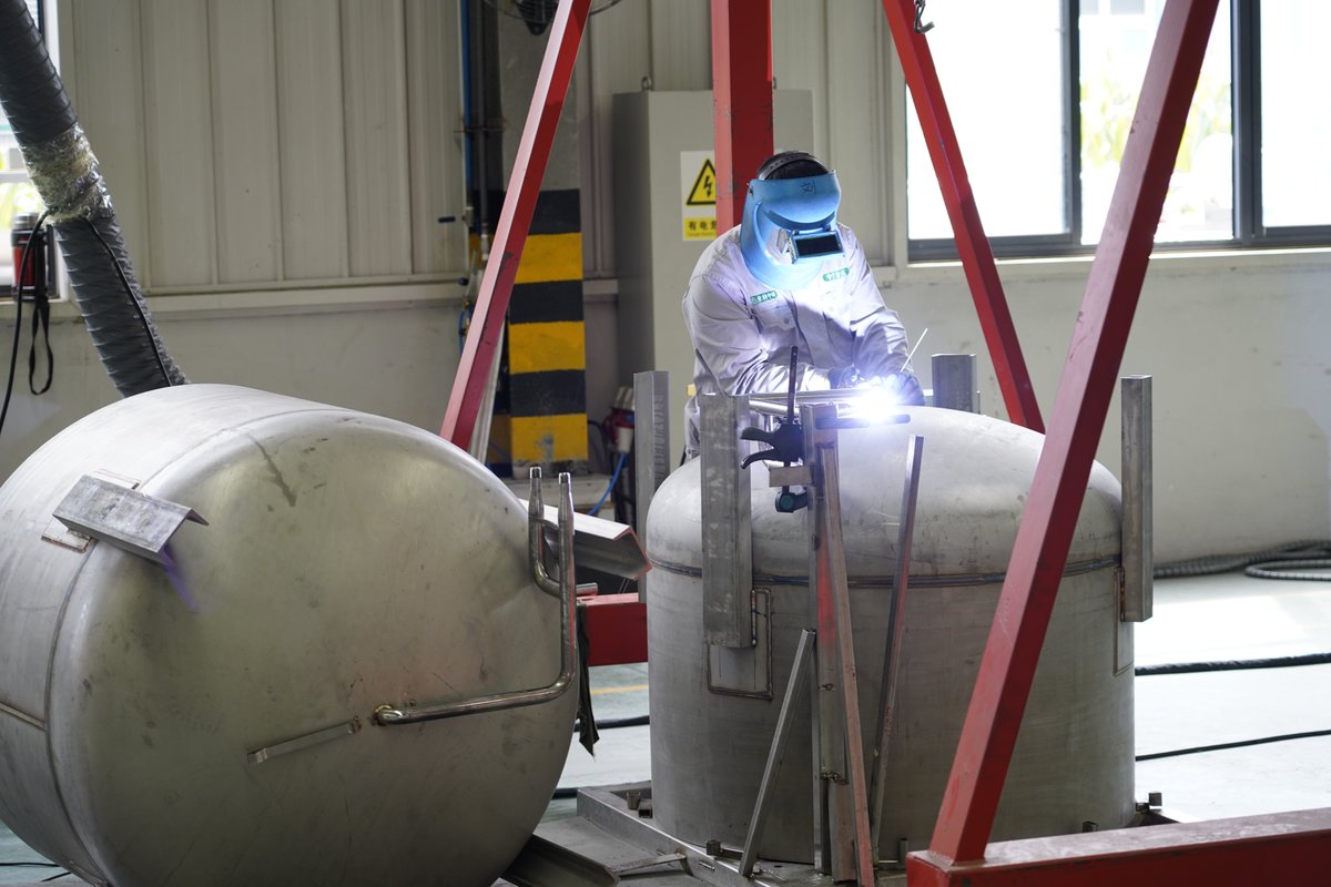 NDLCRAFT's tweet image. 🔧 At NDL Craft, our skilled workers meticulously hand-weld each product, ensuring exceptional quality and craftsmanship. Trust us for the best in brewing equipment! Cheers to precision! 🍻
ndlcraft.com

#ndlcraft #breweryequipment #fermenter