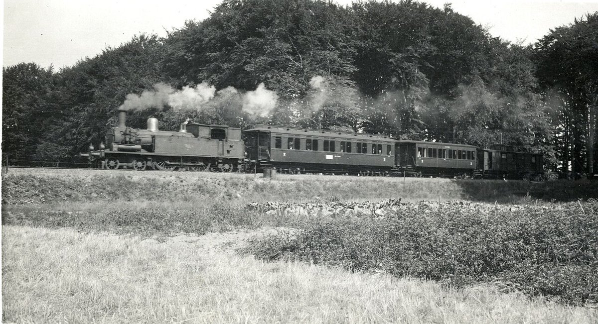 Fanofherbie53's tweet photo. @J15_loves_K_ON NS5500 for me https://t.co/tjOMKMeFbd