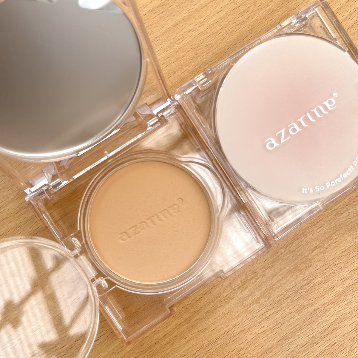 auliexy's tweet photo. kaum yg suka dandan sat set kata gue pada kepoin powder foundationnya azarine dah.... dia kaga dempul cuy &amp; feelsnya kaya ga pake bedak

#racuninmakeup https://t.co/HEYgm44Kvw