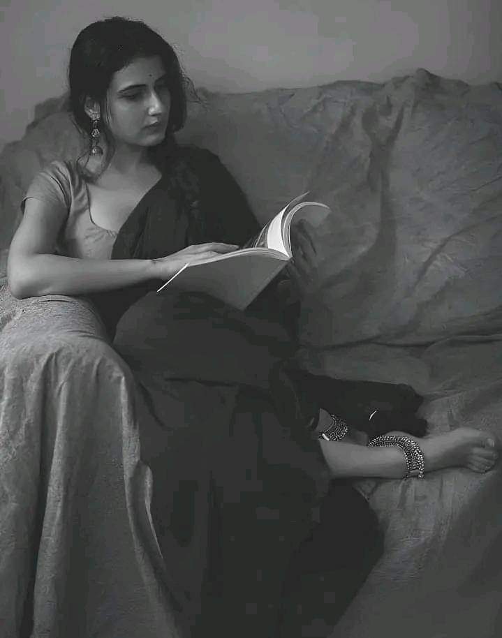कोशिश करें... ख़ानदानी लोगों से वास्ता रखें.., 
ये नाराज़ भी हो..तो, इज्ज़त पर वार नहीं करते 
हे 😇😇😇🙏