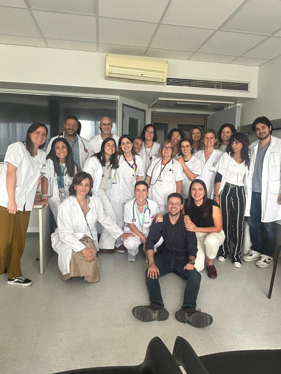 Hoy terminan la residencia la Dra. Ana Mendoza y el Dr. Mario Botella ¡Enhorabuena chicos! Tenéis por delante un futuro excelente estéis donde estéis❤️‍🩹