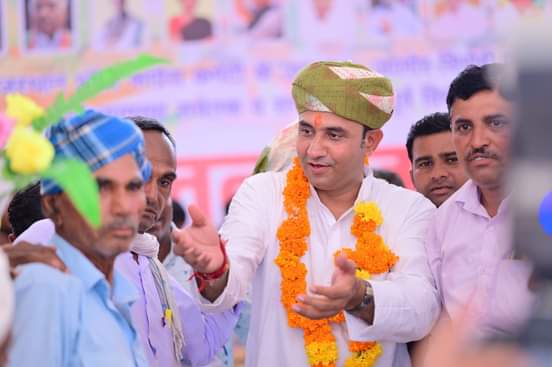 Ganeshdewasi08's tweet photo. रानीवाड़ा के लोकप्रिय विधायक एवं प्रदेश कांग्रेस कमेटी के उपाध्यक्ष आदरणीय
श्री रतन जी देवासी को जन्मदिन की हार्दिक बधाई एवं शुभकामनाएं।
"ईश्वर से प्रार्थना है कि आप दीर्घायु और सदैव स्वस्थ एवं प्रसन्न रहें "
#HappyBirthdayrd 
#HappyBirthdayrdsir 
@RatanDevasiINC https://t.co/SjAPtIEomq