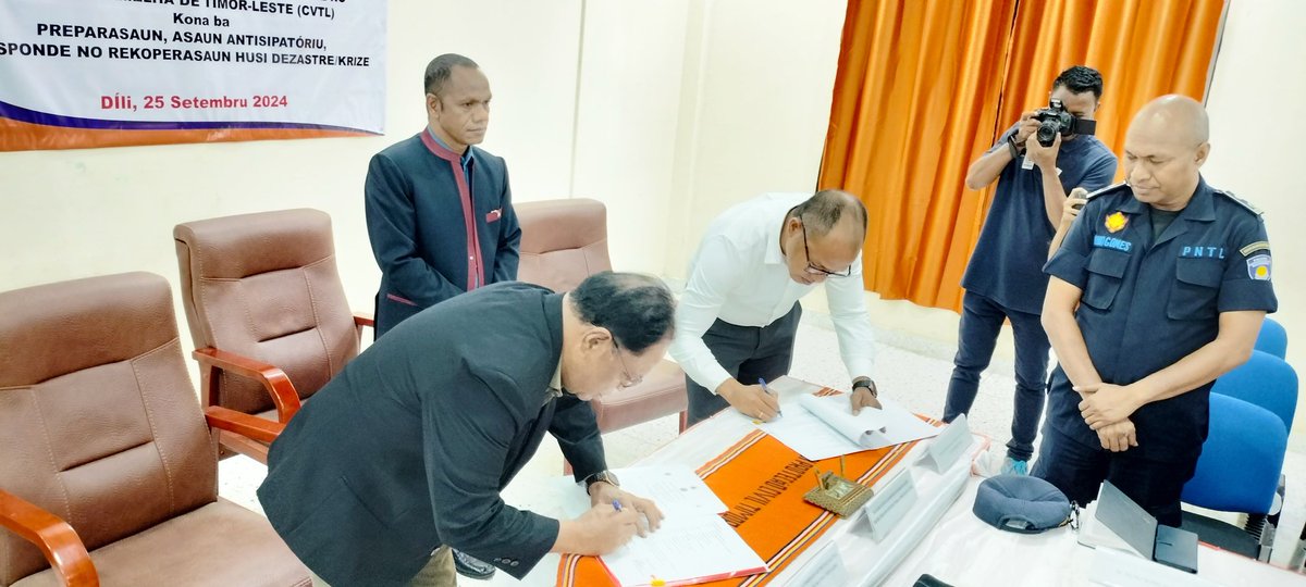 Knot_mac's tweet photo. In a landmark event today, the Timor-Leste Red Cross (CVTL) and the Civil Protection Authority formalized the extension of their Memorandum of Understanding (MoU) for another five years. The signing ceremony was attended by representatives from various NGOs /INGOs and UN Agencies https://t.co/lVhfi0PSZG