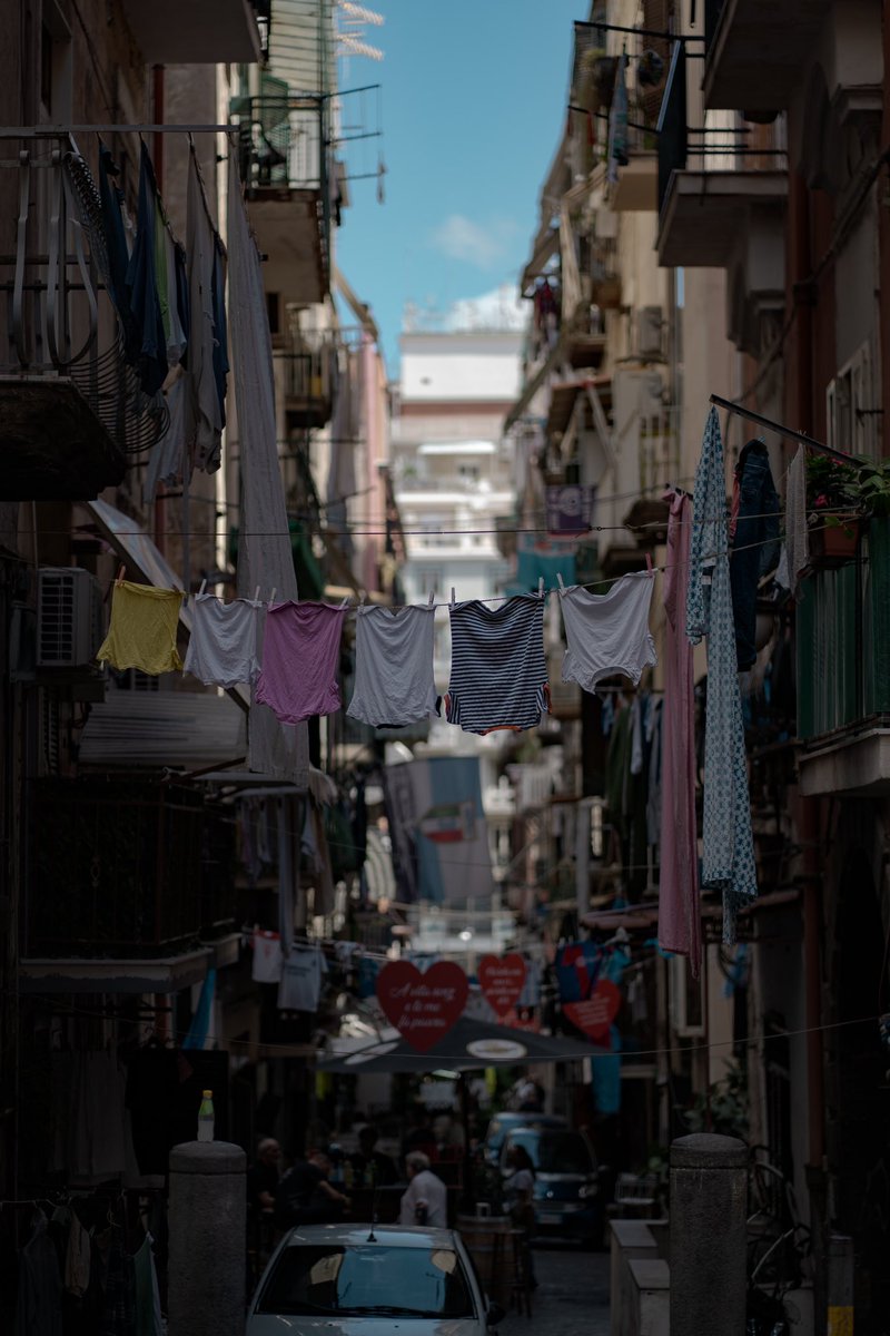 Peppemor85's tweet photo. S’adda nascere cca’ pe capì sta città ❤️ #napoli #quartierispagnoli https://t.co/T5yWr5aoNT