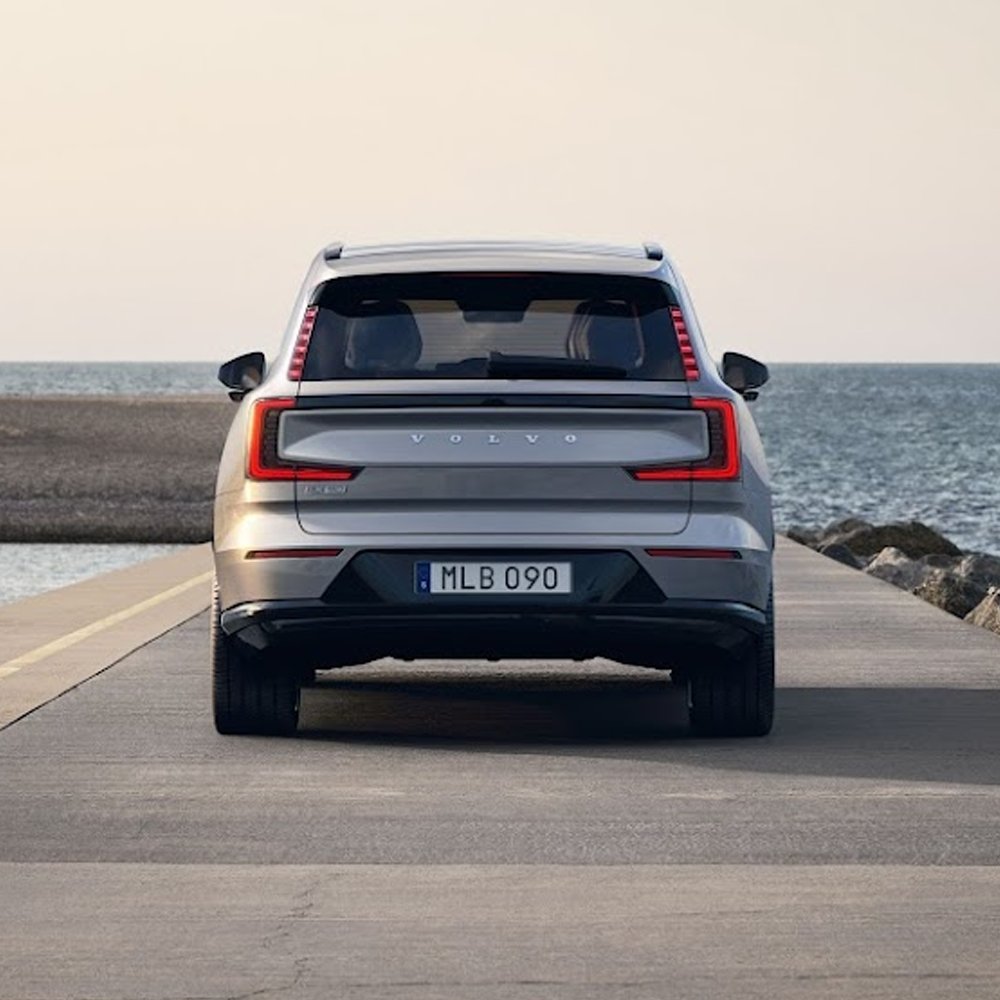 SC_Leasing's tweet image. NEW REVIEW: Volvo EX90

Select's rating score: 4.1 out of 5 ⭐

A class-leading luxury electric SUV — find out if it's going to be your cup of tea:
eu1.hubs.ly/H0cz83t0

#volvo #volvoex90 #electric #suv #new #review