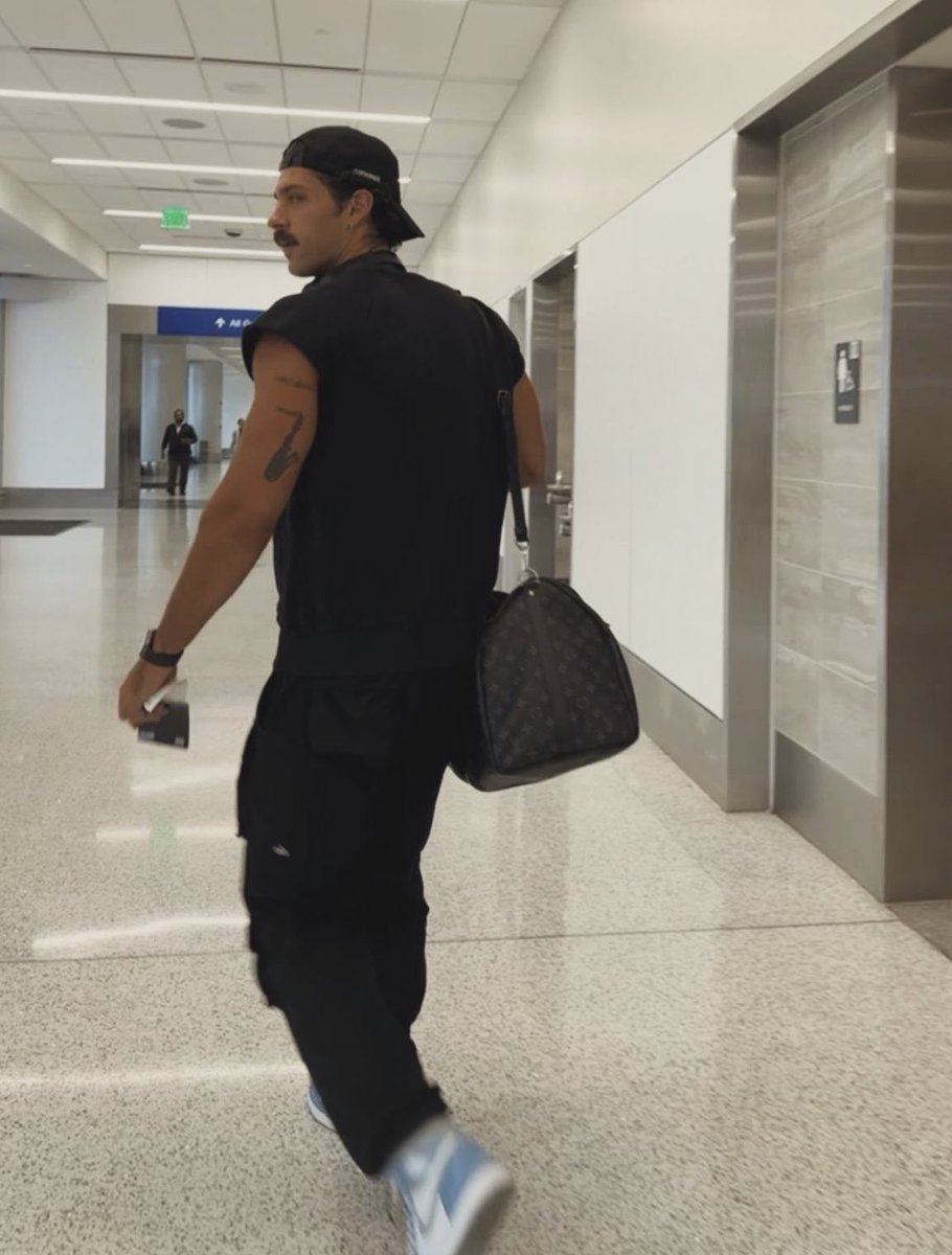 𝙅𝘼𝙔. tweet media