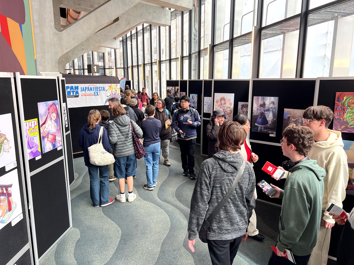 #pixiv's art exhibition 'Oceania Palette' successfully concluded last Saturday at <a href="/JapanFestWelly/">Japan Festival Wellington</a> in New Zealand!🤗  

The content was a hit with a varied local crowd!

Thank you to all the artists who provided your works for the exhibition—your support made it special🫶