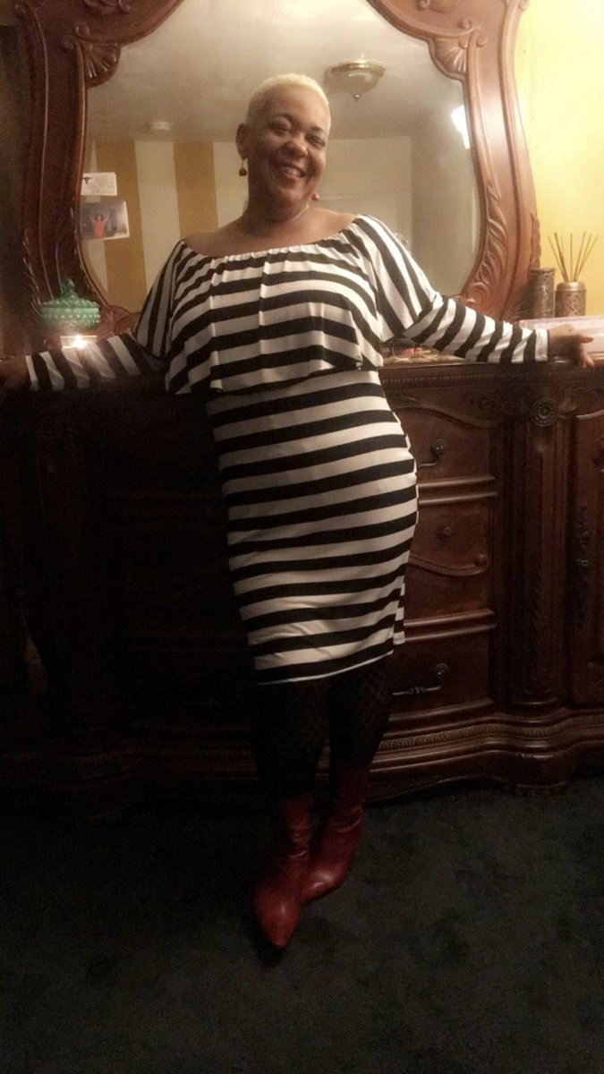 JustCallMe_DeLo's tweet photo. 🫶🏾🕊️ I miss you 😘 #10/31 #halloweeen #Birthday #MOMMY gone never forgotten. Never https://t.co/8UhPEHgjC0