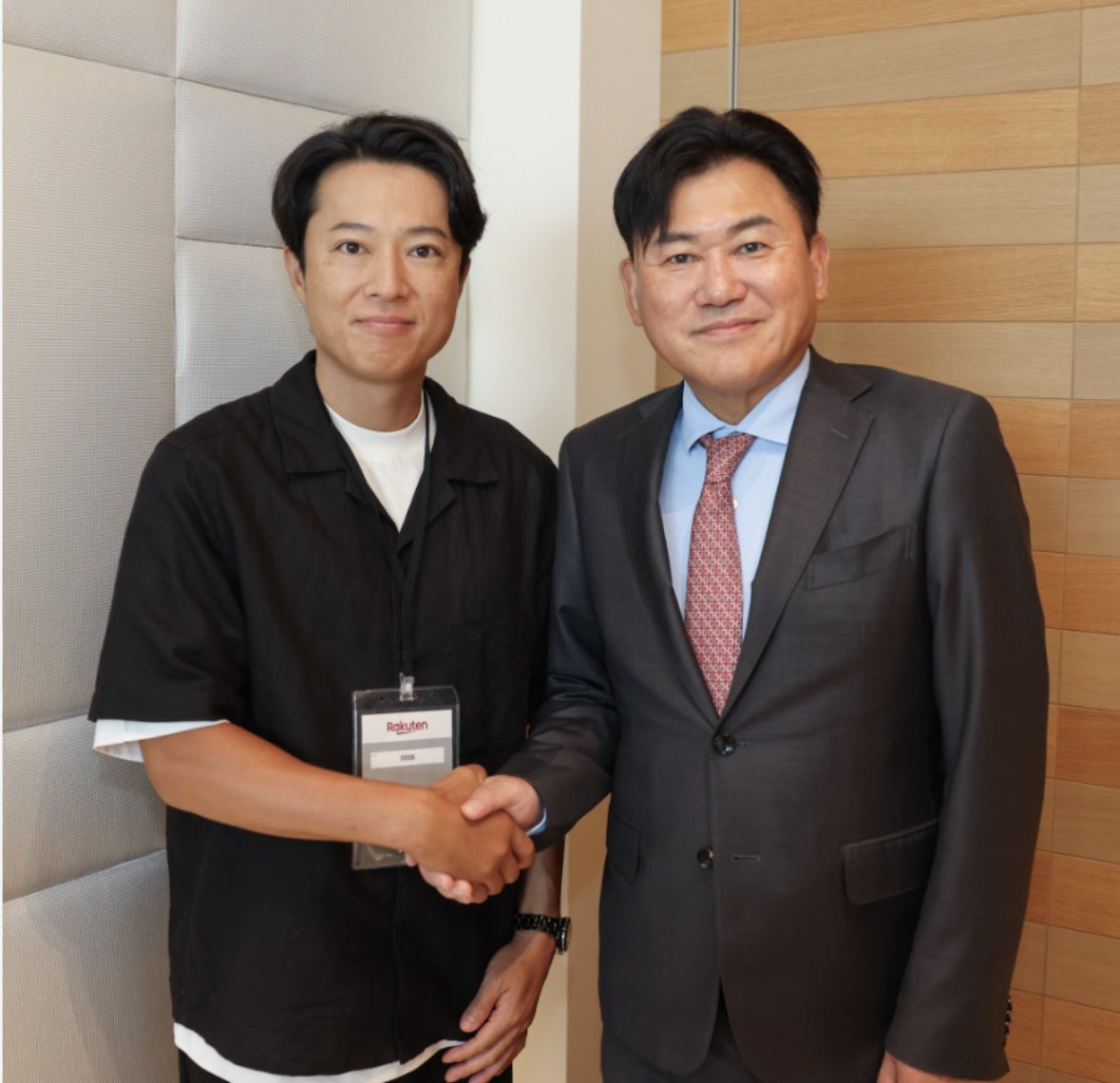 楽天の三木谷社長とのランチ会🍽️
今日は少人数での三木谷さんとのランチ♬
詳しくは書けないけど経営者として何をエネルギーにして事業を考え展開しているのかという土台の部分を聞くことができた！
やはりそれか！というかそれじゃなければあれだけの企業にならない。本当に素晴らしい経営者♬