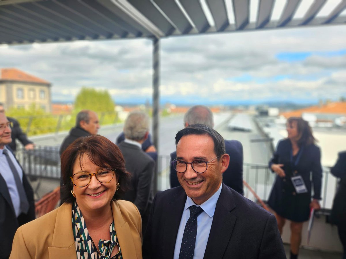 🏫 Inauguration des nouveaux bâtiments de @ESCClermont 
➡️ Grâce à ses nouveaux locaux, l'école de commerce confirme sa place dans la galaxie des grandes écoles et contribue au rayonnement et à l'attractivité de <a href="/ClrmntMetropole/">clermontmetropole</a> <a href="/auvergnerhalpes/">Auvergne-Rhône-Alpes</a> et 
<a href="/Departement63/">Puy-de-Dôme, mon Département</a> 💫
