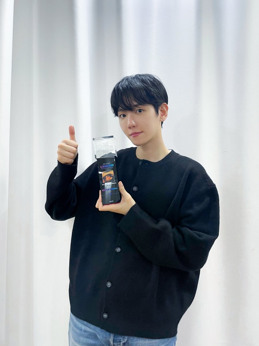BAEKHYUN_INB100's tweet image. KBS2 뮤직뱅크
BPM : Best Performance Musician🏆

EXO-L에게 전하는 감사 메시지가 도착했습니다!
에리들의 응원에 보답할 수 있는 백현이 될게요❤

#뮤직뱅크BPM #글로벌팬투표BPM
#백현 #BAEKHYUN #HelloWorld #PineappleSlice
