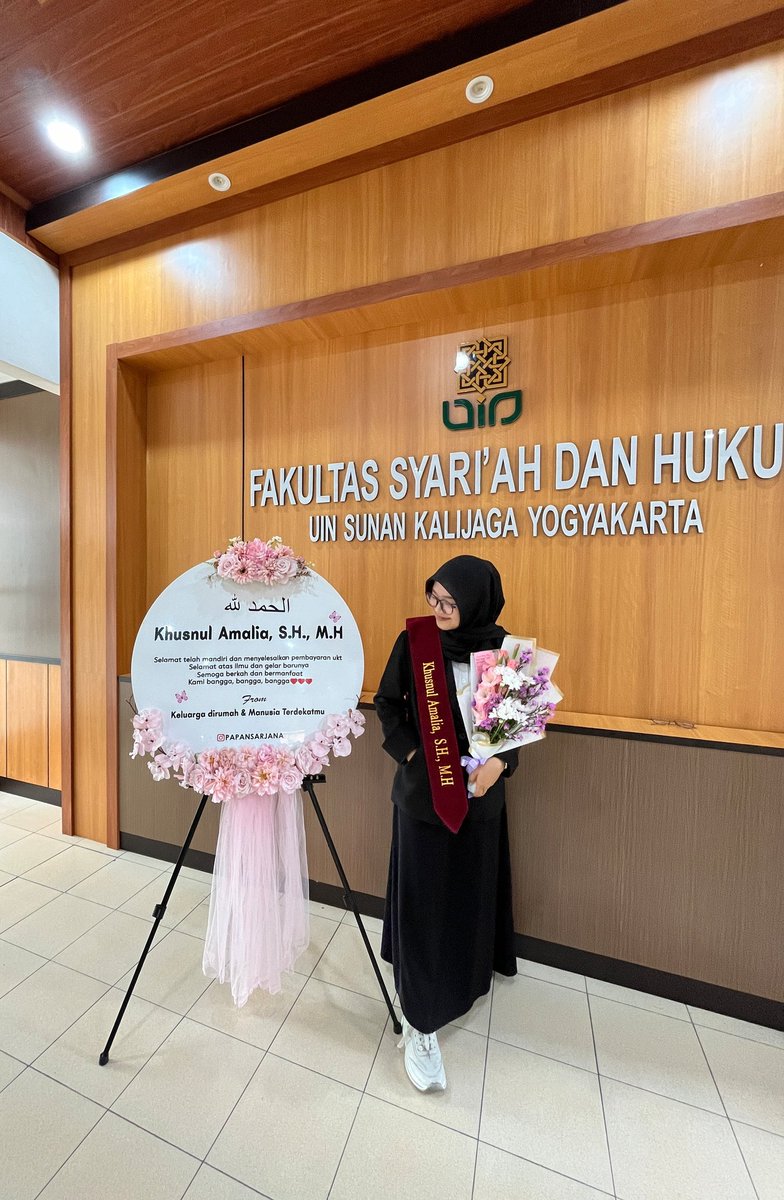 Kalo Allah ga sebaik itu, mana mungkin dapet izin sampai titik ini. Kalo ibu bapakku gak senyuwun itu  (ke Pangeran), apalah mustajabnya doaku yg masih terhijab dgn banyak dosa ini. Tp setidaknya, karena kita yg tau gimana survive-nya, mari kita rayakan sendiri. Terimakasih, aku.