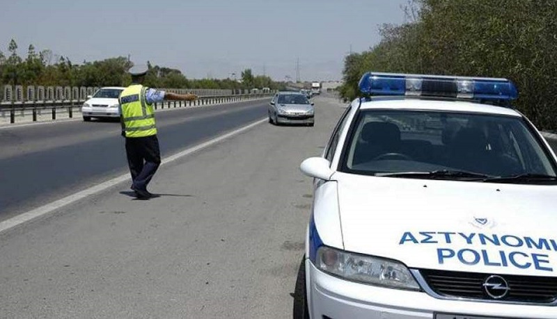 Yunan Trafik Polisi, Bodrum’da Kuralları Çiğneyen Sürücülere Göz Açtırmadı… zaytung.com/haberdetay.asp…